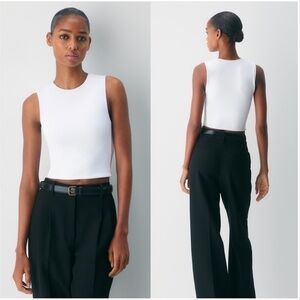 Aritzia Original Contour Muscle Tank White Medium